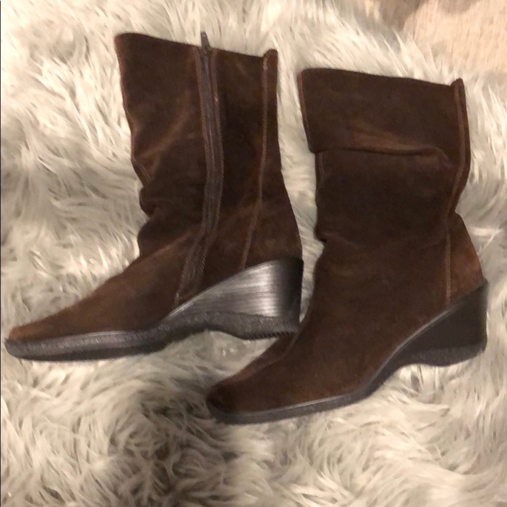 BASS- Brown suede boots